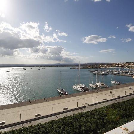Ortigia Camere Con Vista Da Giulio B&B Syracuse Exterior photo