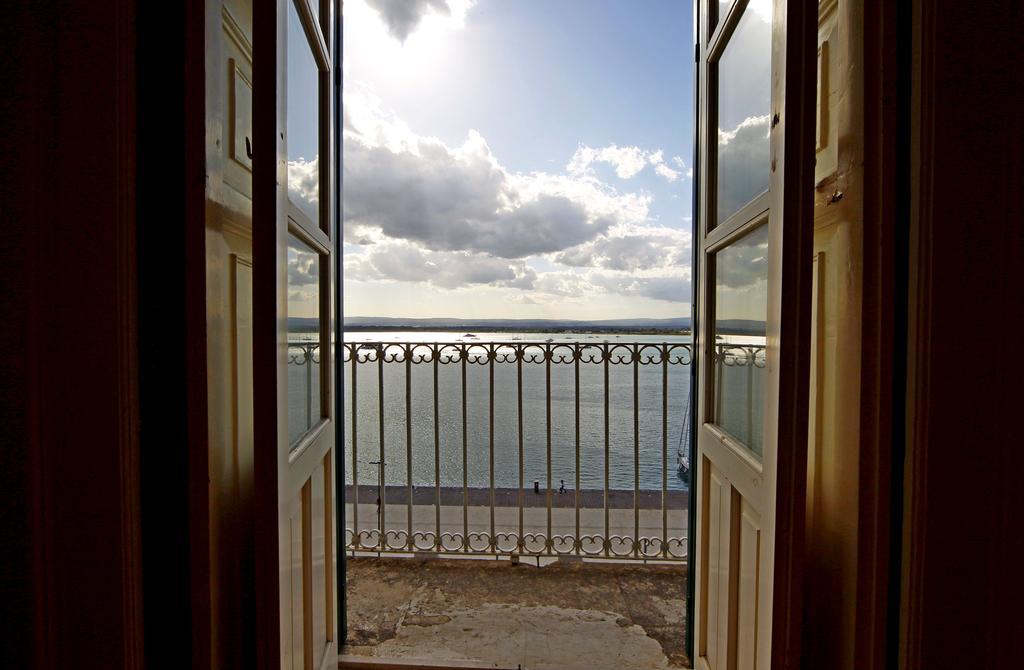 Ortigia Camere Con Vista Da Giulio B&B Syracuse Exterior photo