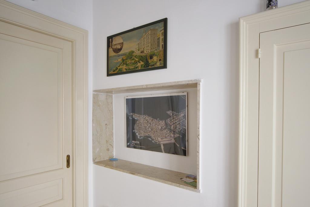 Ortigia Camere Con Vista Da Giulio B&B Syracuse Exterior photo