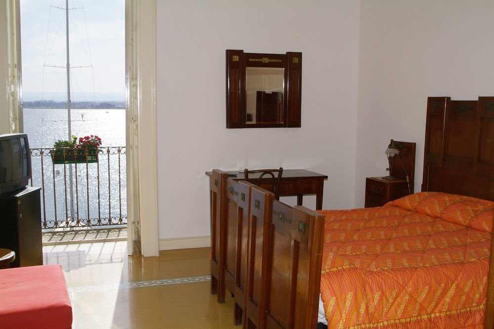 Ortigia Camere Con Vista Da Giulio B&B Syracuse Exterior photo
